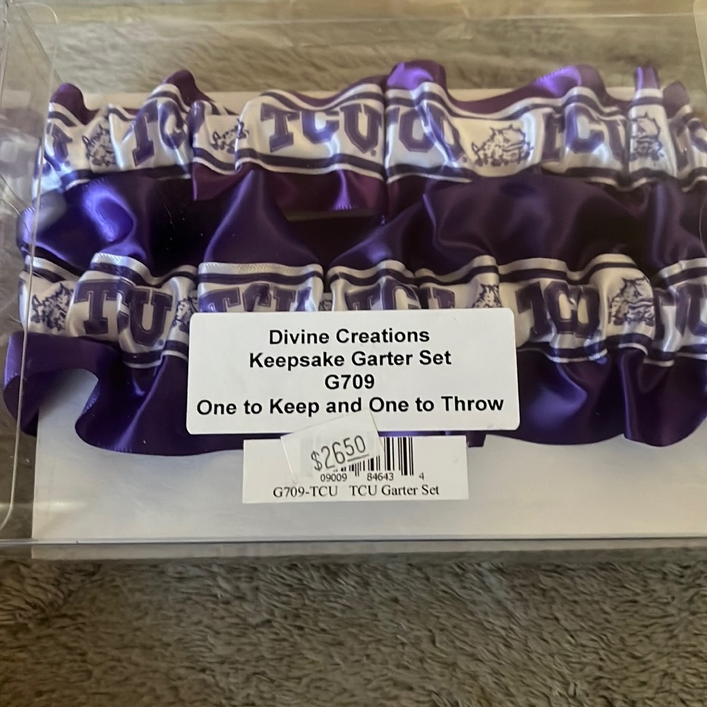 NIB TCU garter